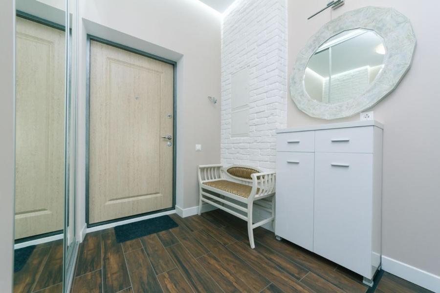 Квартира На Улице Деловая Kiev Bagian luar foto